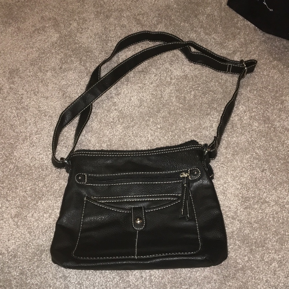 Cute black purse!